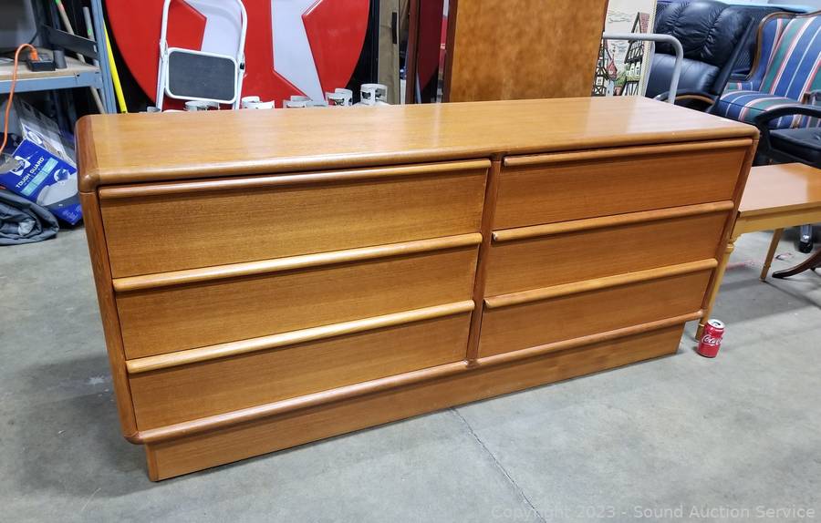 Sound Auction Service - Auction: 06/17/22 Elliott, Tracht & Others Online  Consignment Auction ITEM: 10pc Bamboo Drawer Organizing Boxes